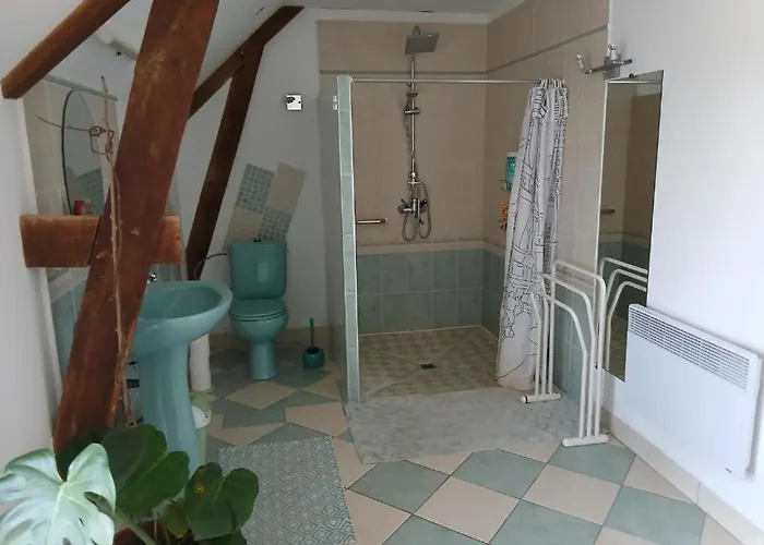 ホームステイ Chez Aline Et Michel