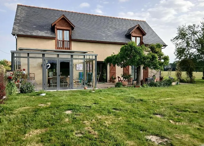 Chez Aline Et Michel ホームステイ *